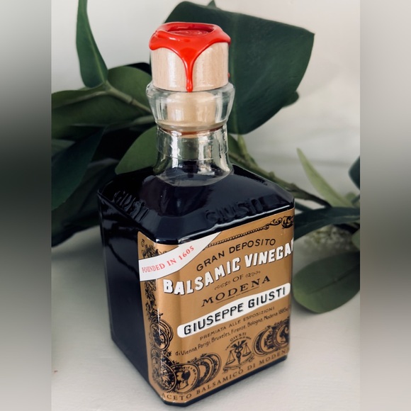 Giuseppe Gran Deposito Modena Italian Balsamic Vinegar Giuseppe Giusti 8.4 oz - Picture 4 of 8